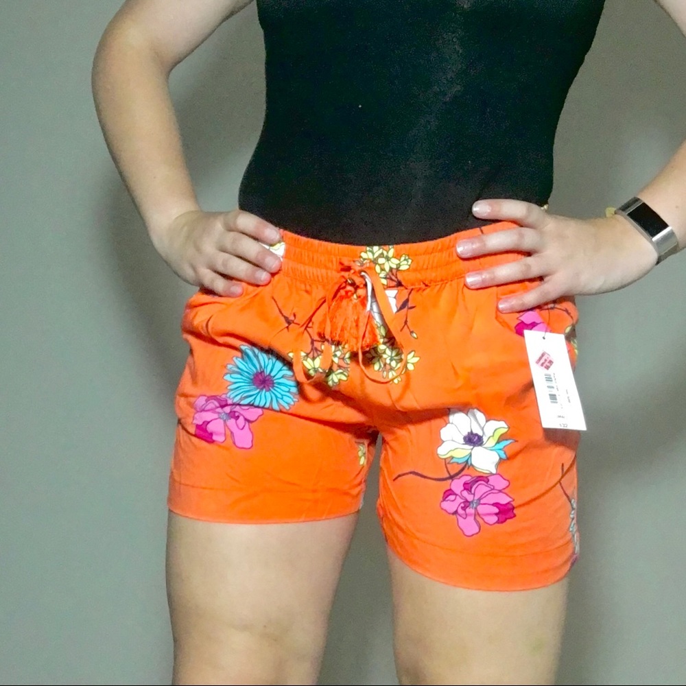 • SOLD // soft floral tassel shorts by ana • - Picture 4 of 8